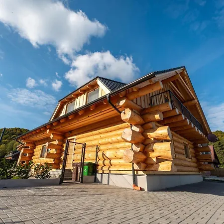 シャレー Wellness Zrub Valča