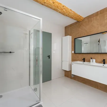 Wellness Zrub シャレー *